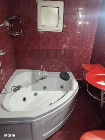 Apartament cu 4 camere semidecomandat în Rahova