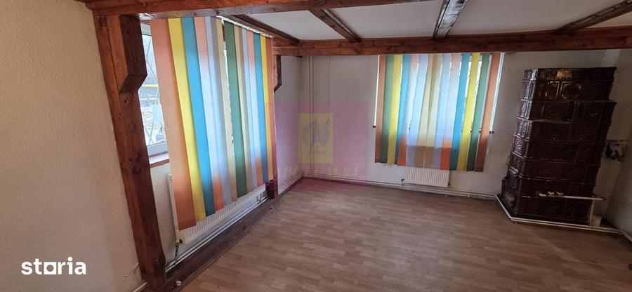 Casă cu 5 camere cu Teren 251 Mp în Zamora