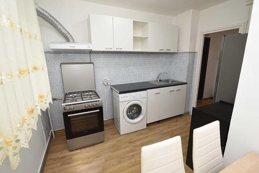 Apartament cu 3 camere decomandat, mobilat în Dristor