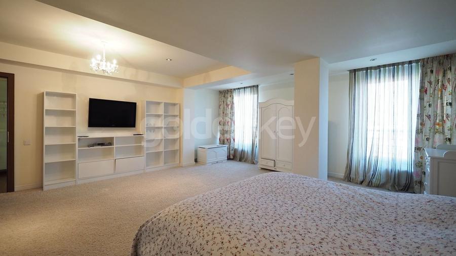 Penthouse cu 5 camere decomandat, mobilat în Herăstrău