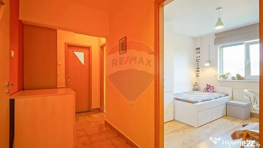 Apartament cu 3 camere decomandat în Răcădău