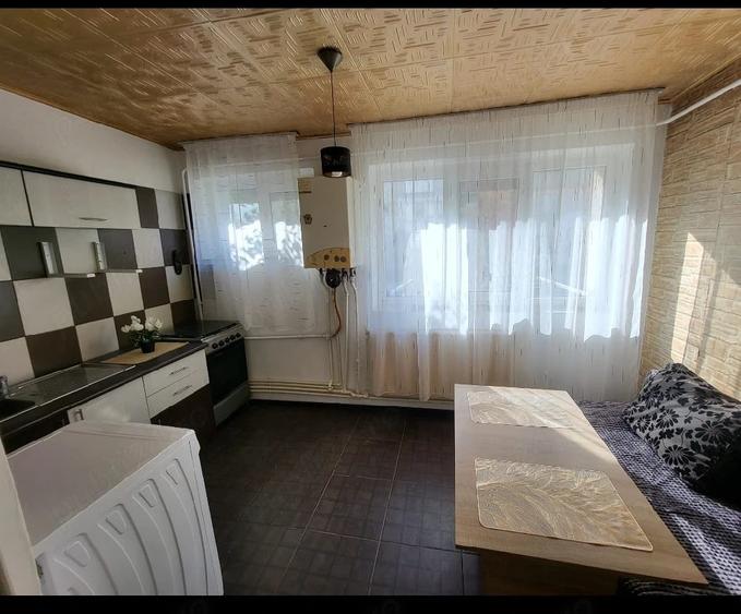 Garsonieră decomandată în Zahana