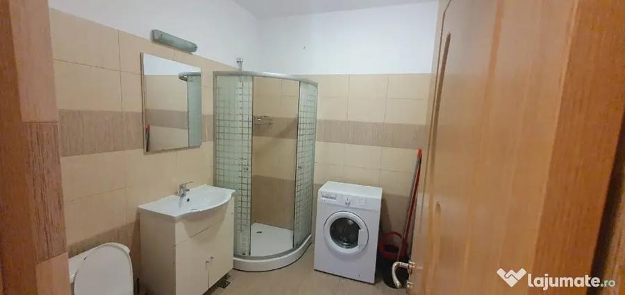 Apartament cu 3 camere decomandat în Vest