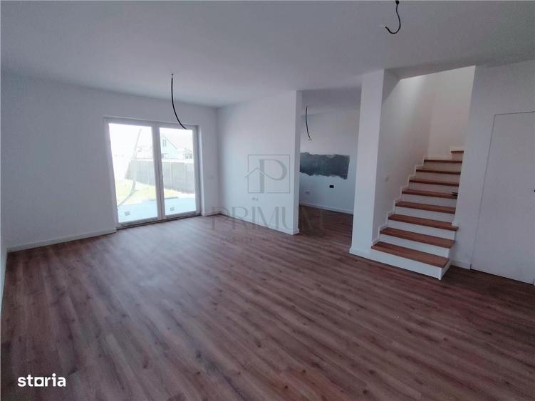 Casă cu 4 camere decomandat în Central