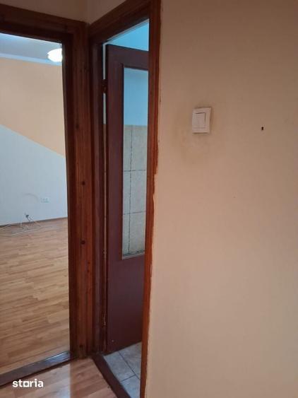 Apartament cu 3 camere decomandat în Sud