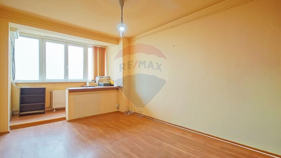 Apartament cu 3 camere circular în Astra