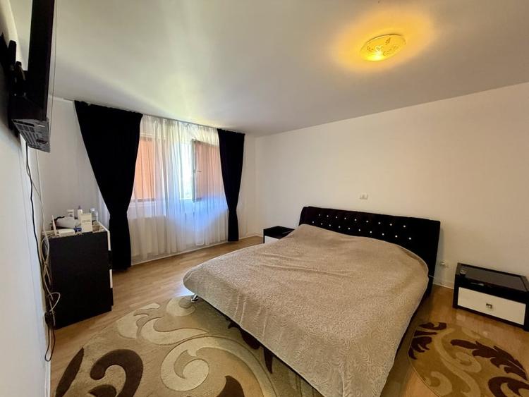 Casă individuală cu 4 camere cu Garaj în Petrești