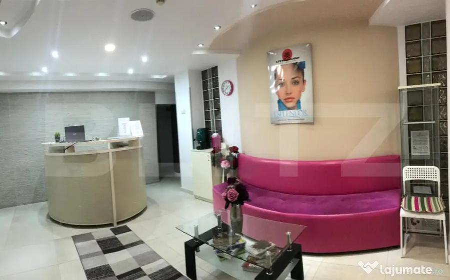 Spațiu comercial, de 290 mp, în Micro 3