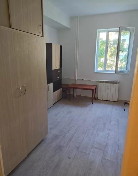 Garsonieră nedecomandată, mobilată în Km 4