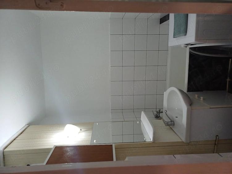 Garsonieră decomandată în Central