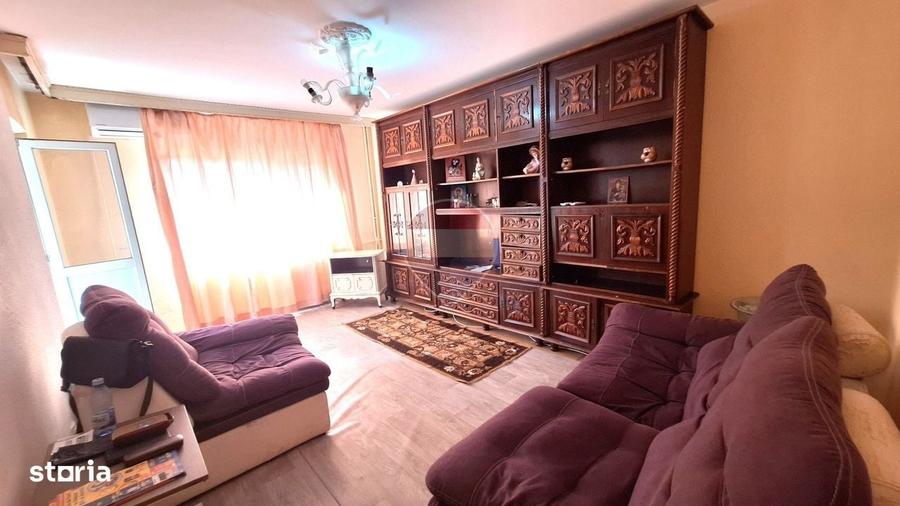 Apartament cu 3 camere decomandat în Rahova