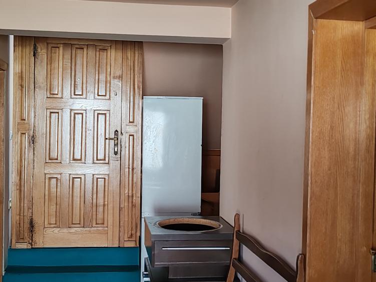 Casă cu 7 camere cu Canalizare în Satu Nou