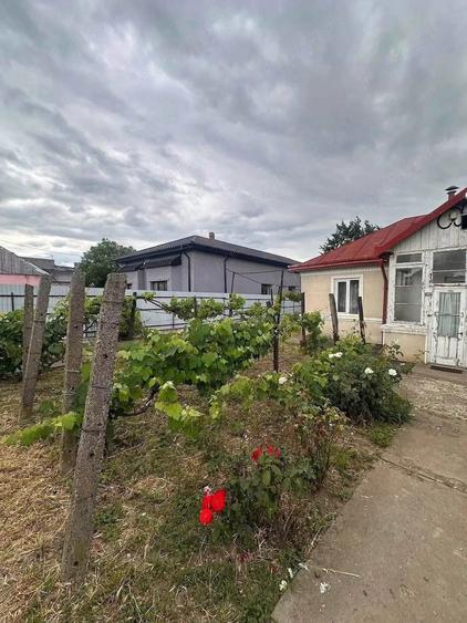 De vanzare casa in Roman, zona Pietei Mari, teren de 1300 - 9