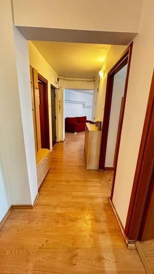 Apartament cu 3 camere decomandat, mobilat în Ultracentral