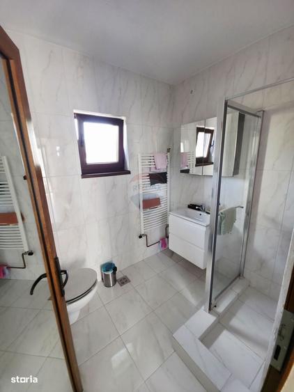 Casă cu 3 camere în Ștefan cel Mare