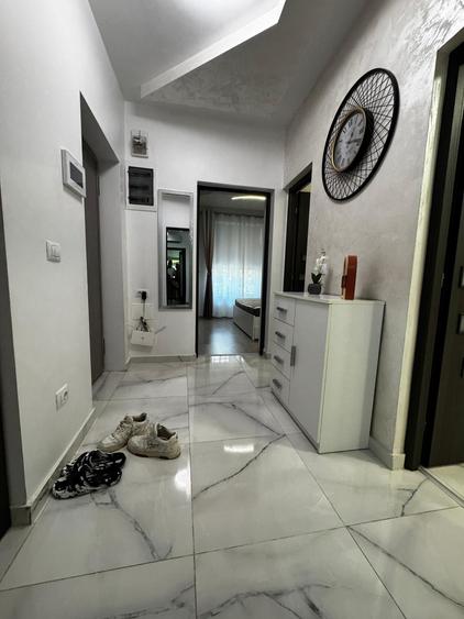 Apartament cu 2 camere decomandat în Podul de Fier