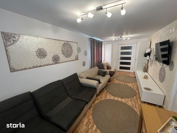 Casă cu 4 camere cu Teren 489 Mp în Glina