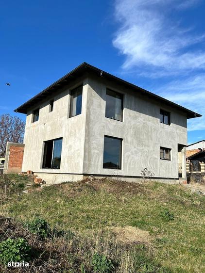 Casă cu 3 camere cu Teren 1457 Mp în Fălticeni