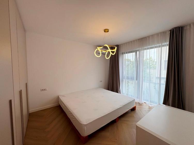 Apartament cu 3 camere decomandat în Barbu Văcărescu