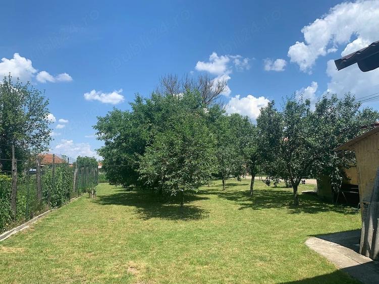 Casă cu 3 camere cu Teren 722 Mp în Surducu Mare