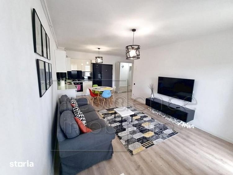 Apartament cu 3 camere semidecomandat, mobilat în Bună Ziua