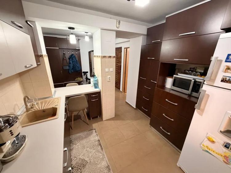 Apartament cu 3 camere decomandat în Obcini