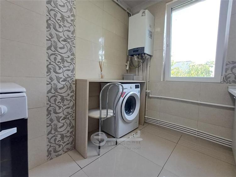 Apartament cu 3 camere decomandat, mobilat în Bucșinescu