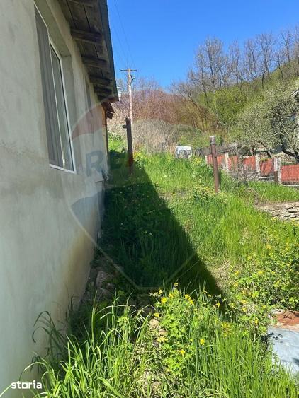 Casă cu 4 camere cu Teren 700 Mp în Chiojdu