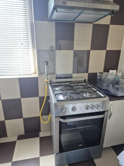 Apartament cu 3 camere semidecomandat în Vidra