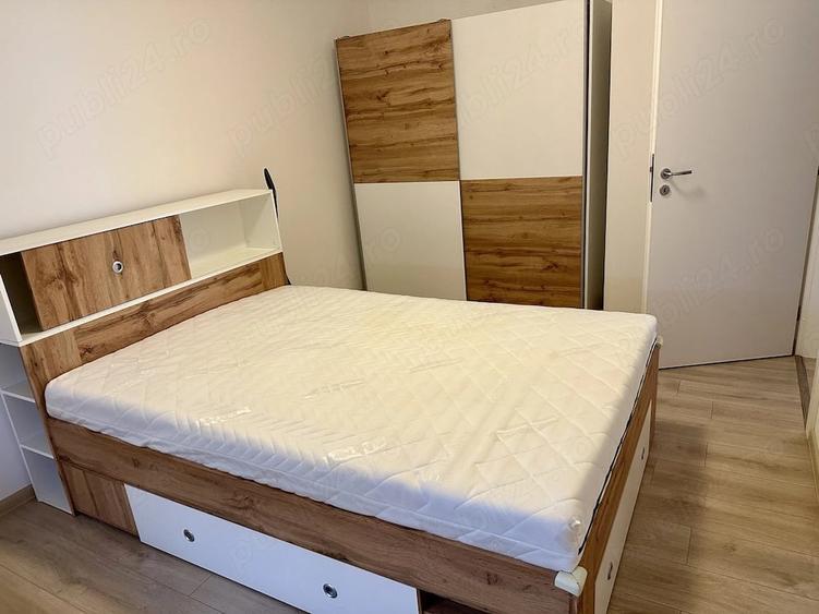 Apartament cu 3 camere decomandat în Girocului
