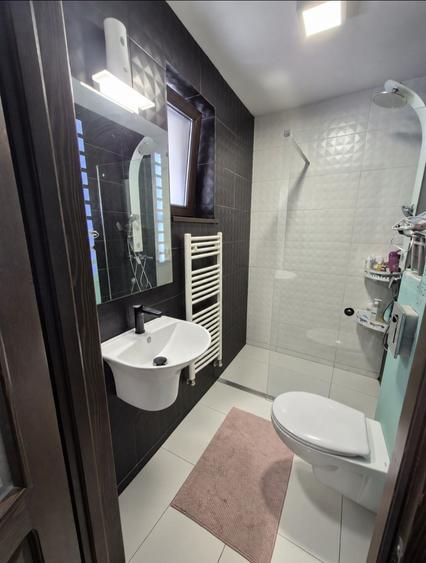Apartament cu 4 camere în Aurel Vlaicu