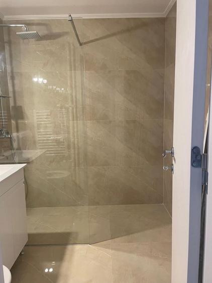 Apartament cu 3 camere semidecomandat în Berceni
