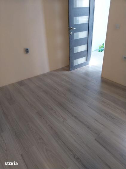 Casă cu 3 camere cu Teren 1354 Mp în Ghindeni