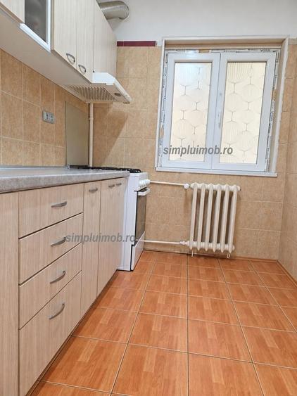 Apartament cu 3 camere decomandat în Brâncoveanu