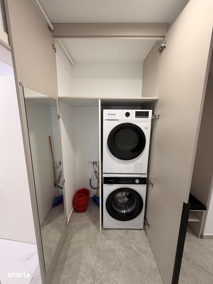 Apartament cu 3 camere decomandat în Tractorul