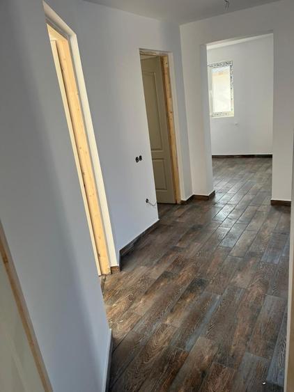 Casă individuală cu 6 camere cu Teren 450 Mp în Bâcu