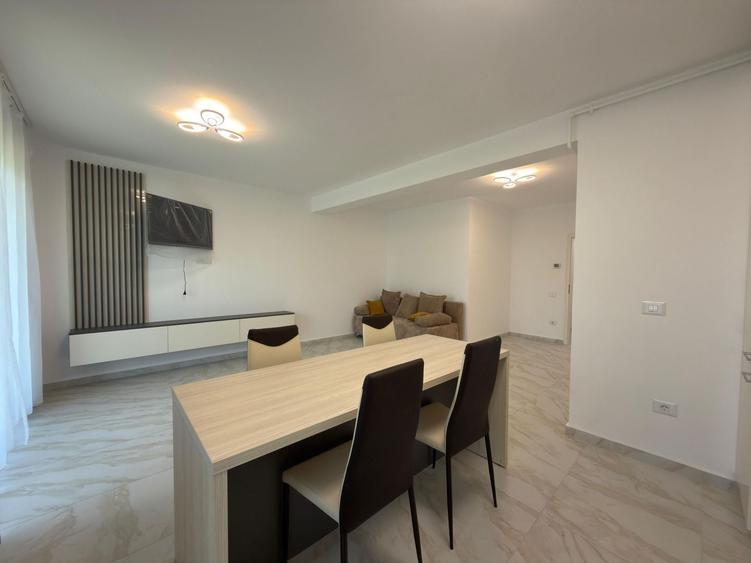 Apartament cu 2 camere, mobilat în Tractorul