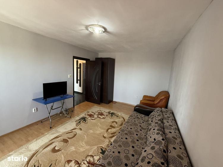 Apartament cu 2 camere decomandat în Casa de Cultură