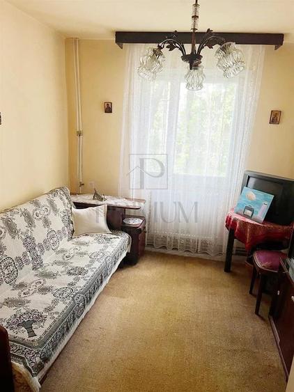 Apartament cu 3 camere semidecomandat în Șagului