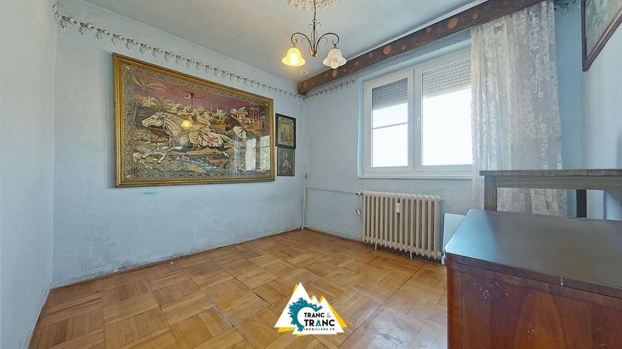 Apartament cu 4 camere decomandat în Podgoria