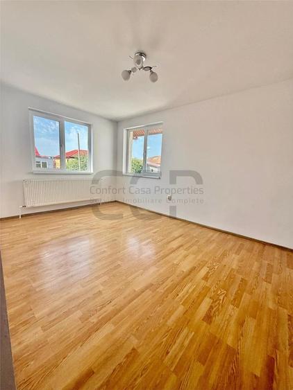 Casă cu 5 camere cu Teren 240 Mp în Apărătorii Patriei