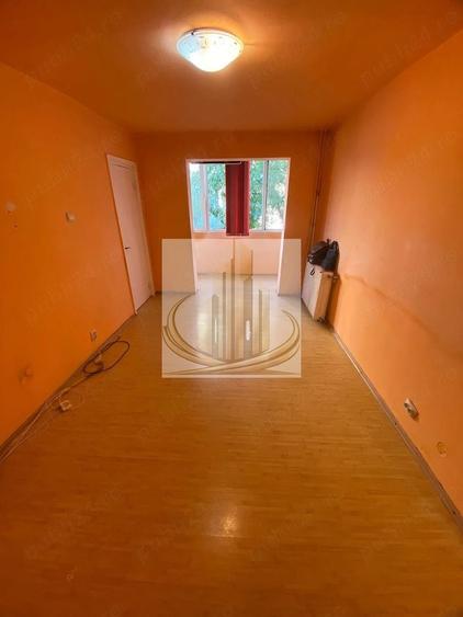 Apartament cu 3 camere semidecomandat în Șagului