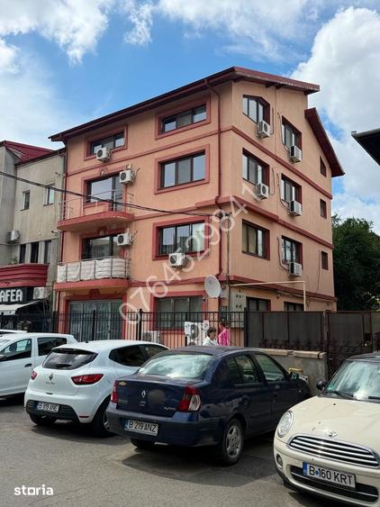 Apartament cu 3 camere semidecomandat în Obor