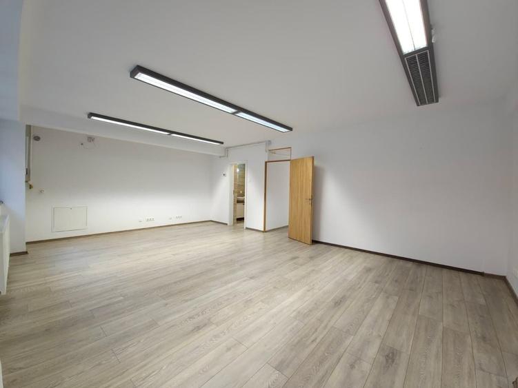 Birou, de 62.900001525879 mp, în Central