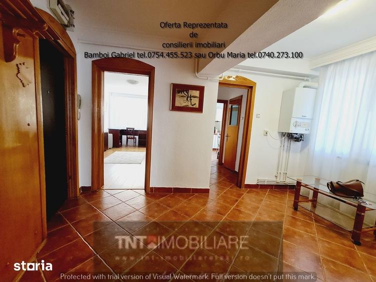 Apartament cu 4 camere decomandat în Piața Unirii
