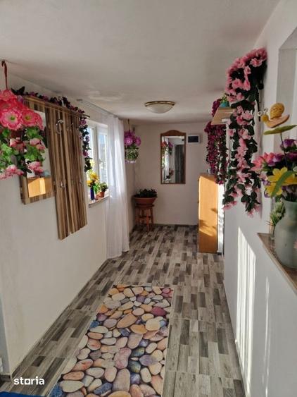 Casă cu 2 camere cu Teren 1686 Mp în Găvănești
