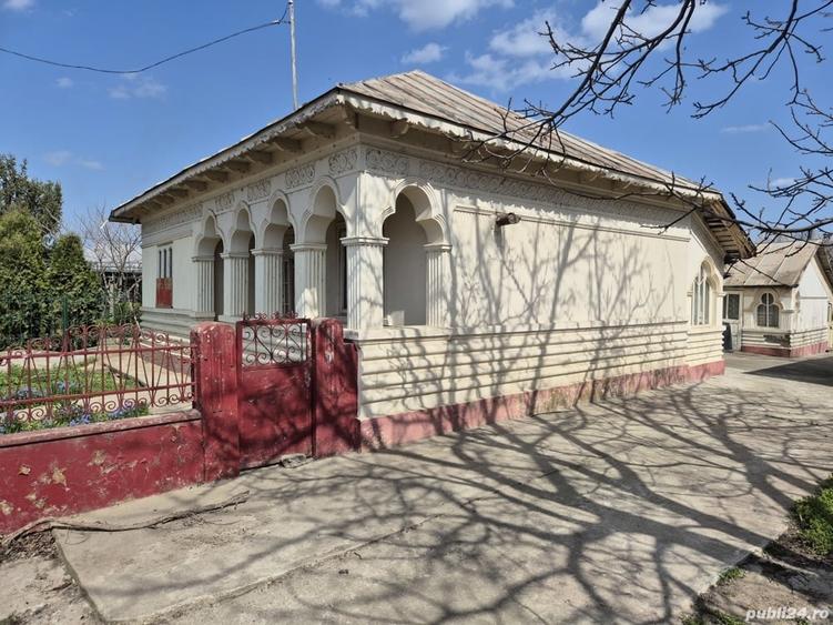 Casă cu 5 camere cu Teren 1200 Mp în Tichilești