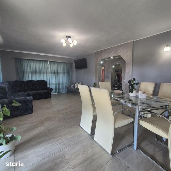 Casă cu 5 camere cu Teren 500 Mp în Frumușeni