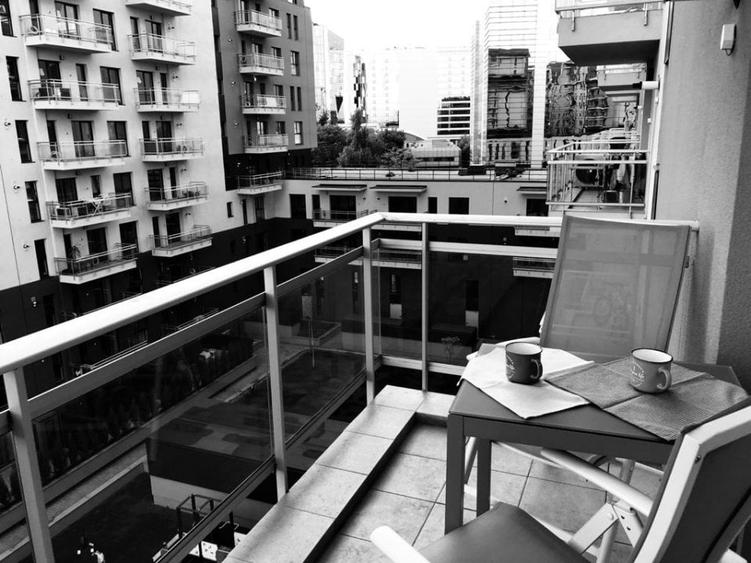 Apartament cu 2 camere semidecomandat în Barbu Văcărescu