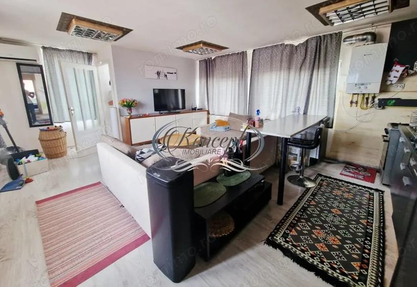Apartament cu 3 camere semidecomandat în Central